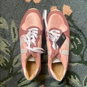 Veja Pink and White Sneakers Casual Comfort